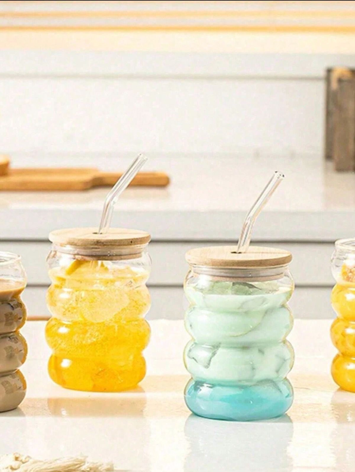 Sipper with Glass Straw Bubble Wave Shaped with Bamboo Lid