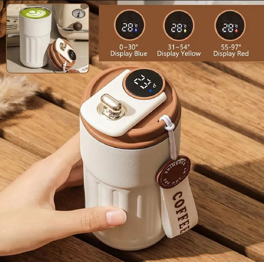 Coffee  mug with digital temperature display lid