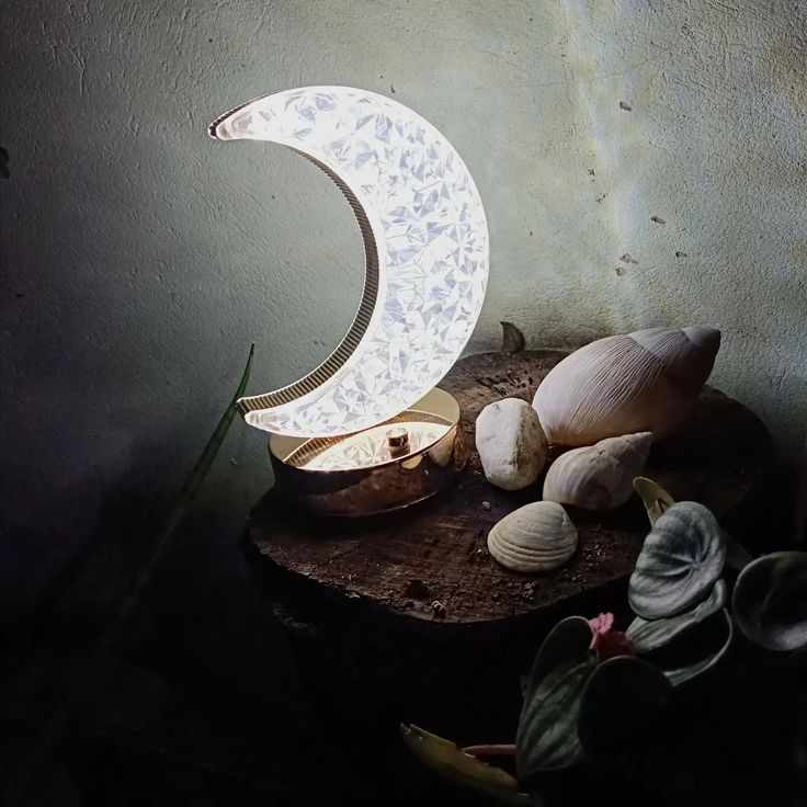 Crystalline Half moon light