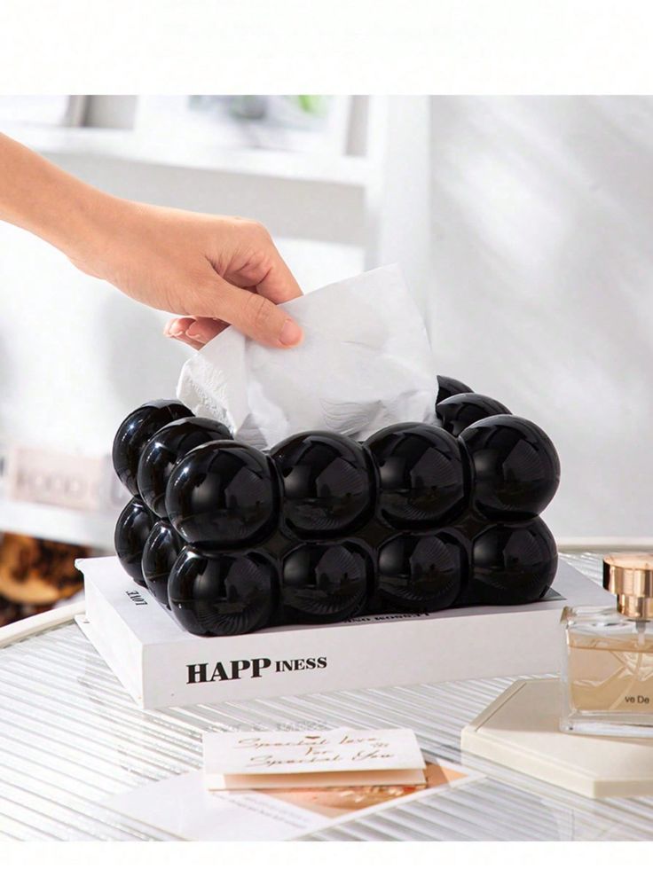 Bubble shape tissue box holder