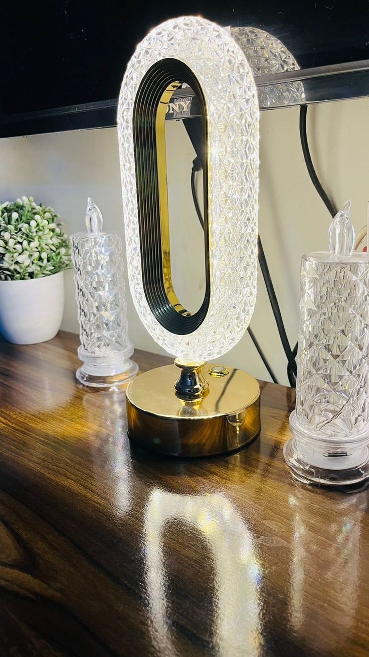 GOLDEN SHINNNG LAMP