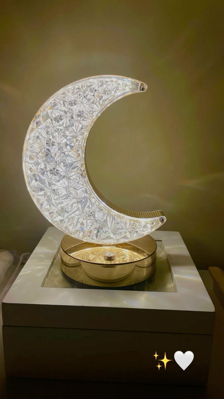 Crystalline Half moon light