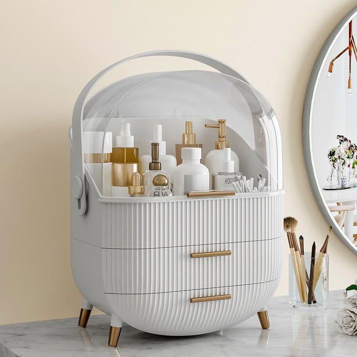Luxury cosmetics organizer