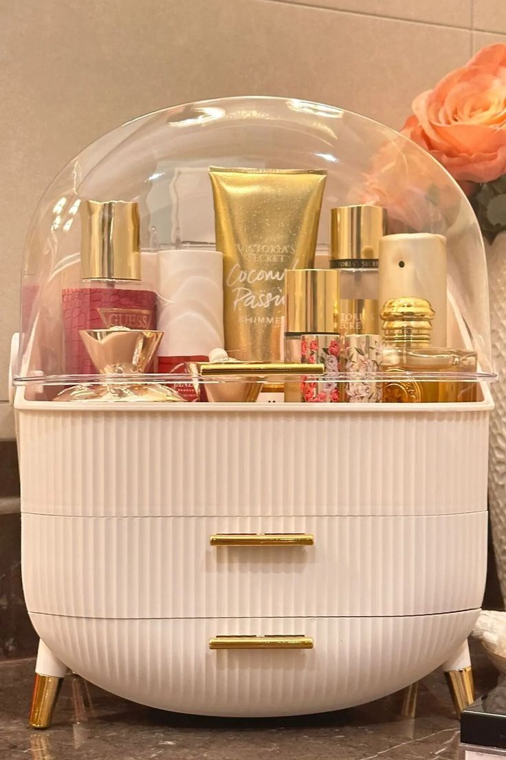 Luxury cosmetics organizer